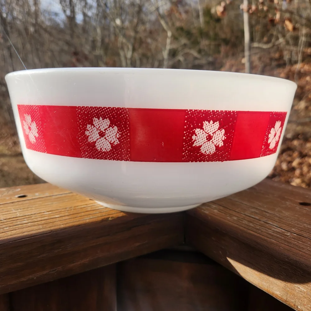 Vintage Federal Glass Milkglass 9.5